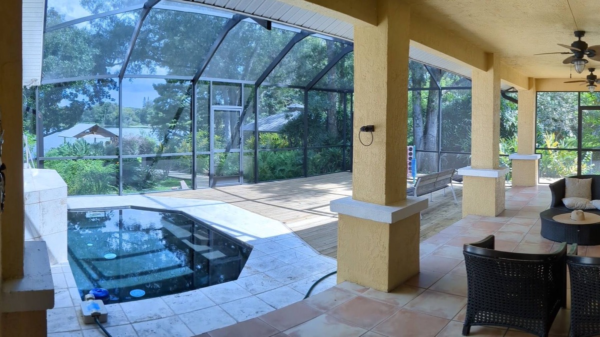 Egypt Lake-Leto House | Lakeside Leisure Gated Estate.nNatural BeautynLocation, LocationnSleeps 12