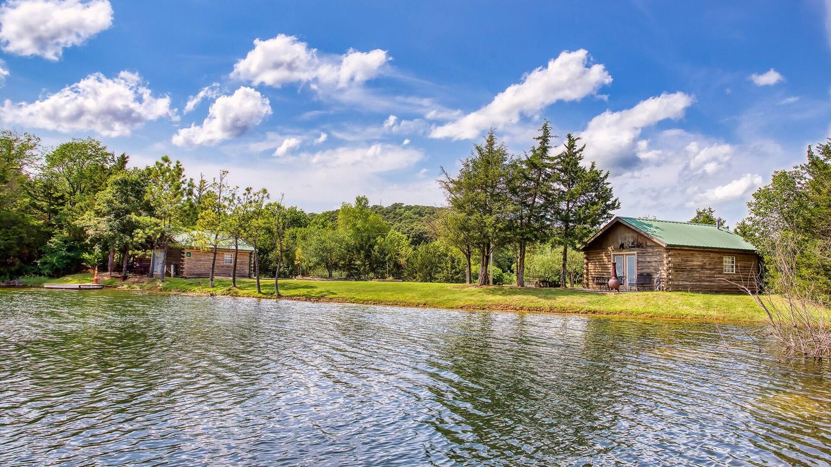Sand Springs Cabin | Lakeside Log Cabins and Blufftop Hillside Cabin