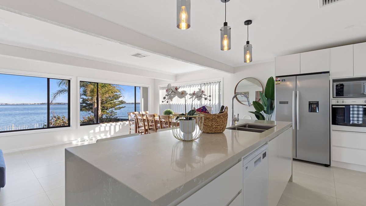 Buff Point House | Lakeside Luxury Buff Point