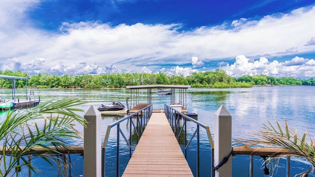 Estill Springs House | Lakeside Paradise - Waterfront View & Private Dock