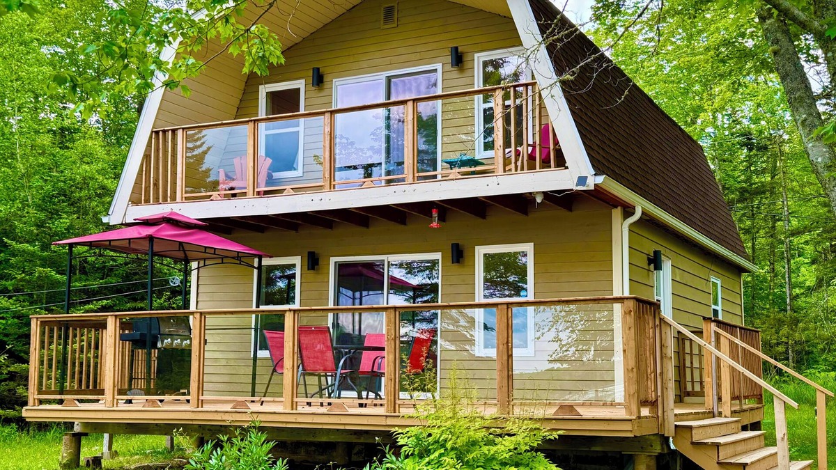 Aldersville House | Lakeside Paradise awaits you!