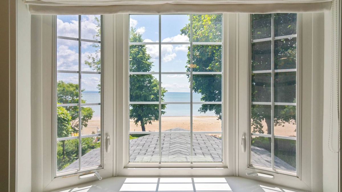 Waverly Beach House | Lakeside Paradise