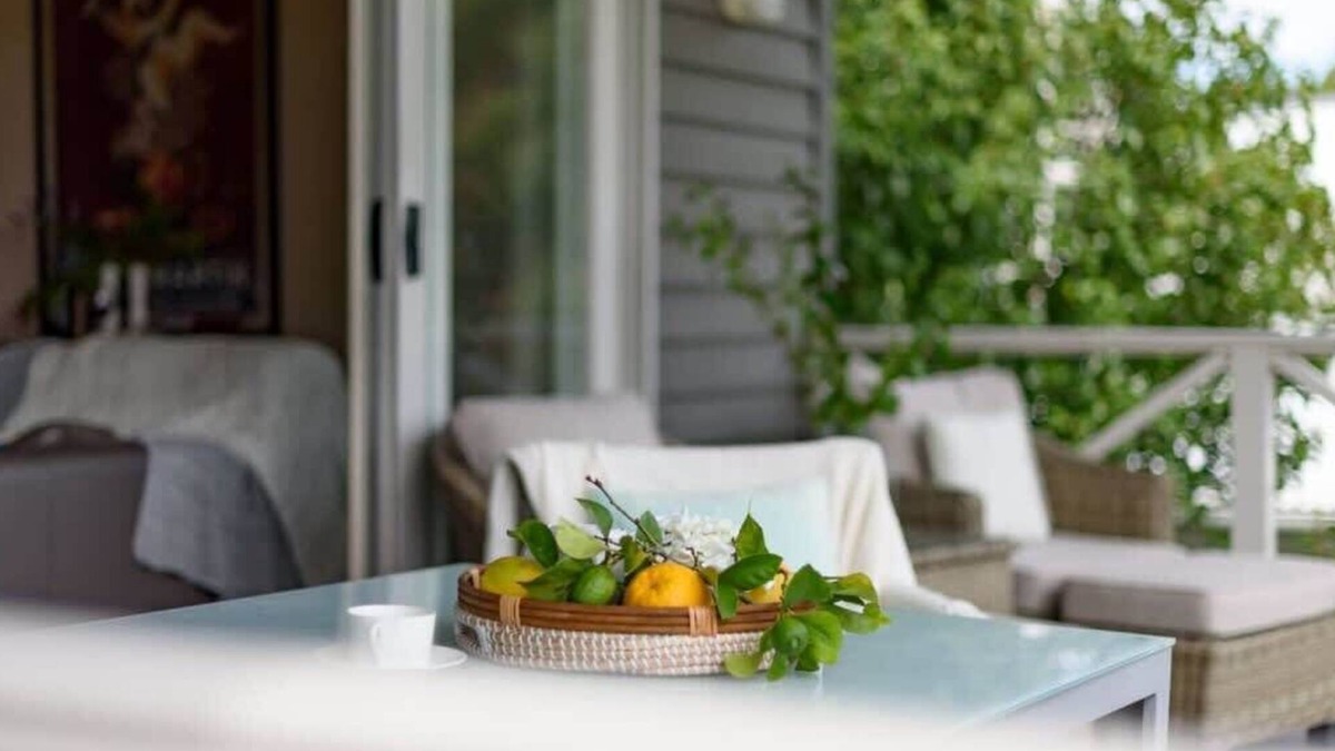 Daylesford Apartment | Lakeside Suite 1 Summ