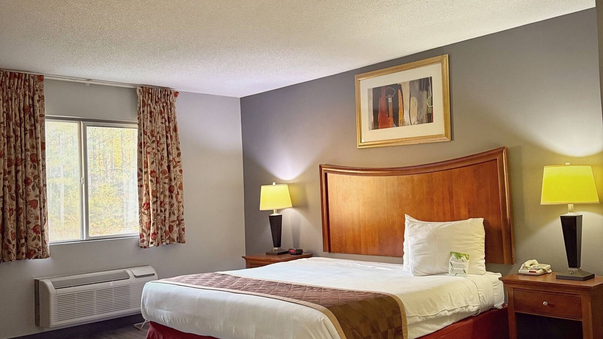 Marion Hotel | Laketree Inn And Suites Marion