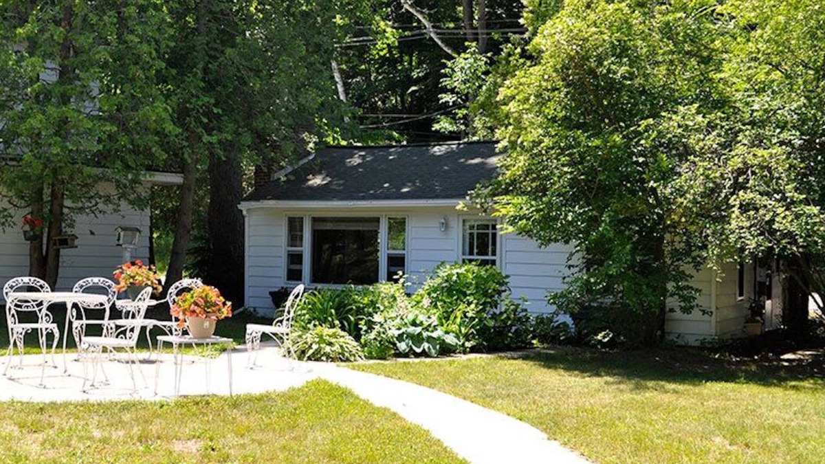Frankfort Cottage | Lakeview at Three Pines Resort