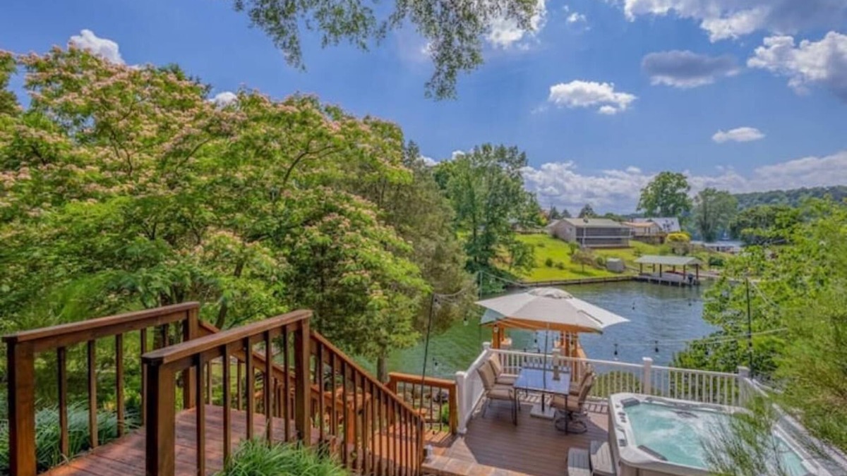 Dublin House | Lakeview Cabin