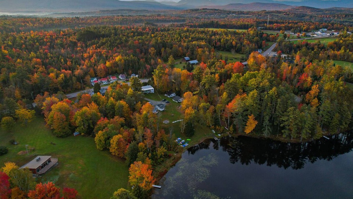 Whitefield Cabin | Lakeview Cabin White Mountains Fish Kayak Firepit Santas Village Dog Friendly AC