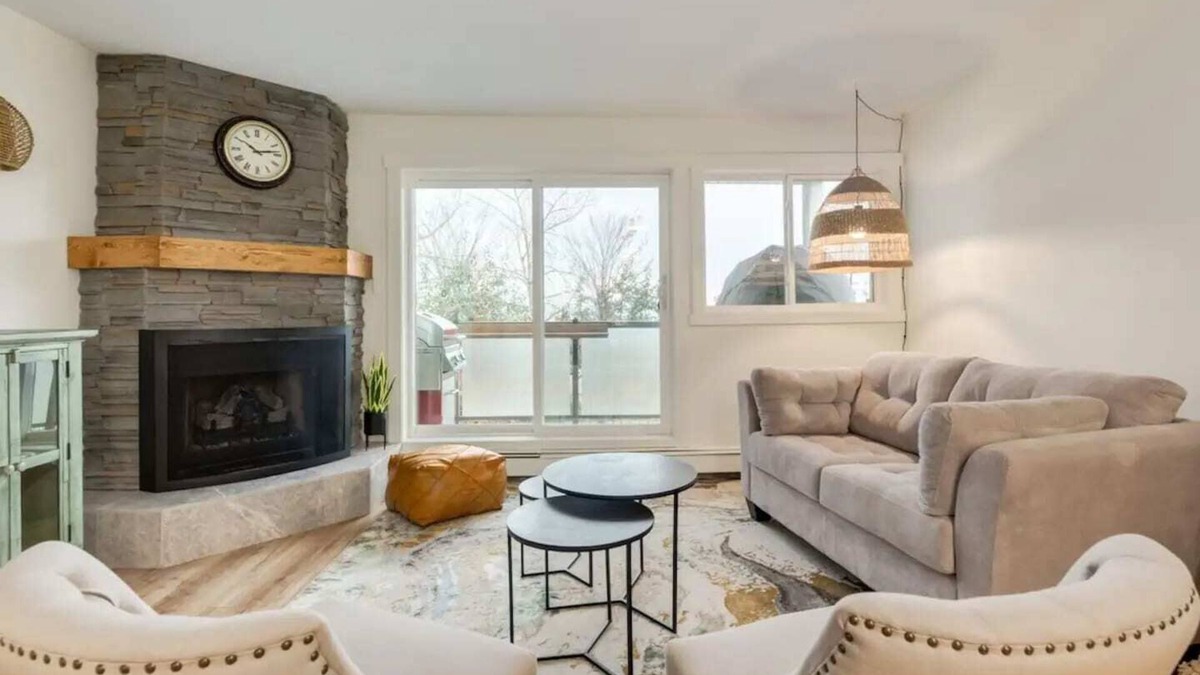 Sylvan Lake Condo | Lakeview Gem | Lakeside Retreat | Stunning Views |