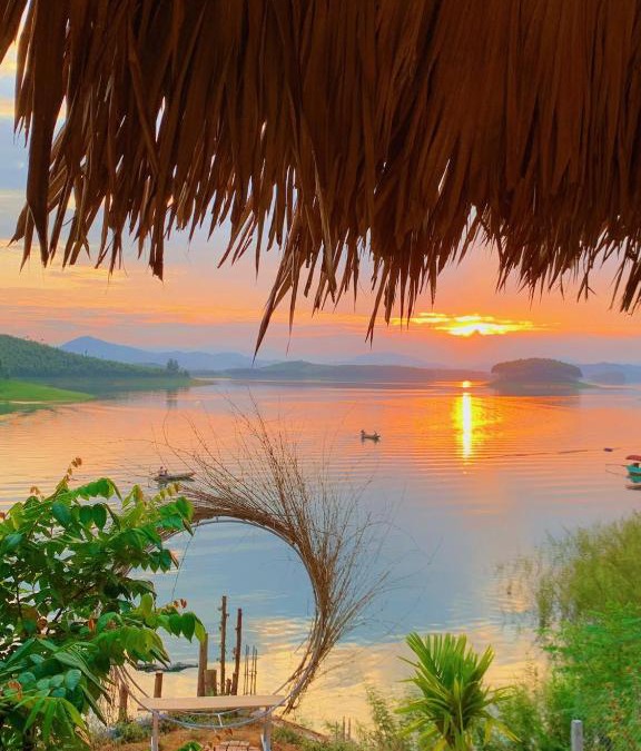 Ngoi Tu House | Lakeview Homestay Vu Linh