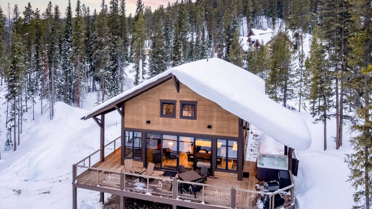 Breckenridge House | Lakeview Lodge: 2BR+Enclosed Loft, Hot Tub on Wraparound Deck, VIEWS, 8 minutes to Downtown Breck