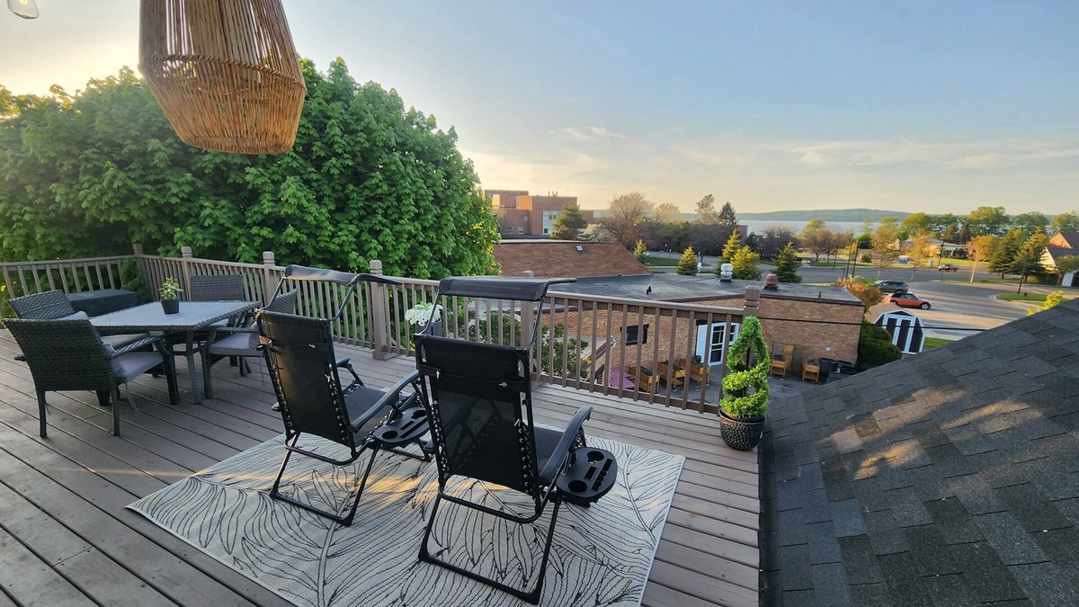 Petoskey Apartment | Lakeview Loft. Downtown Petoskey.