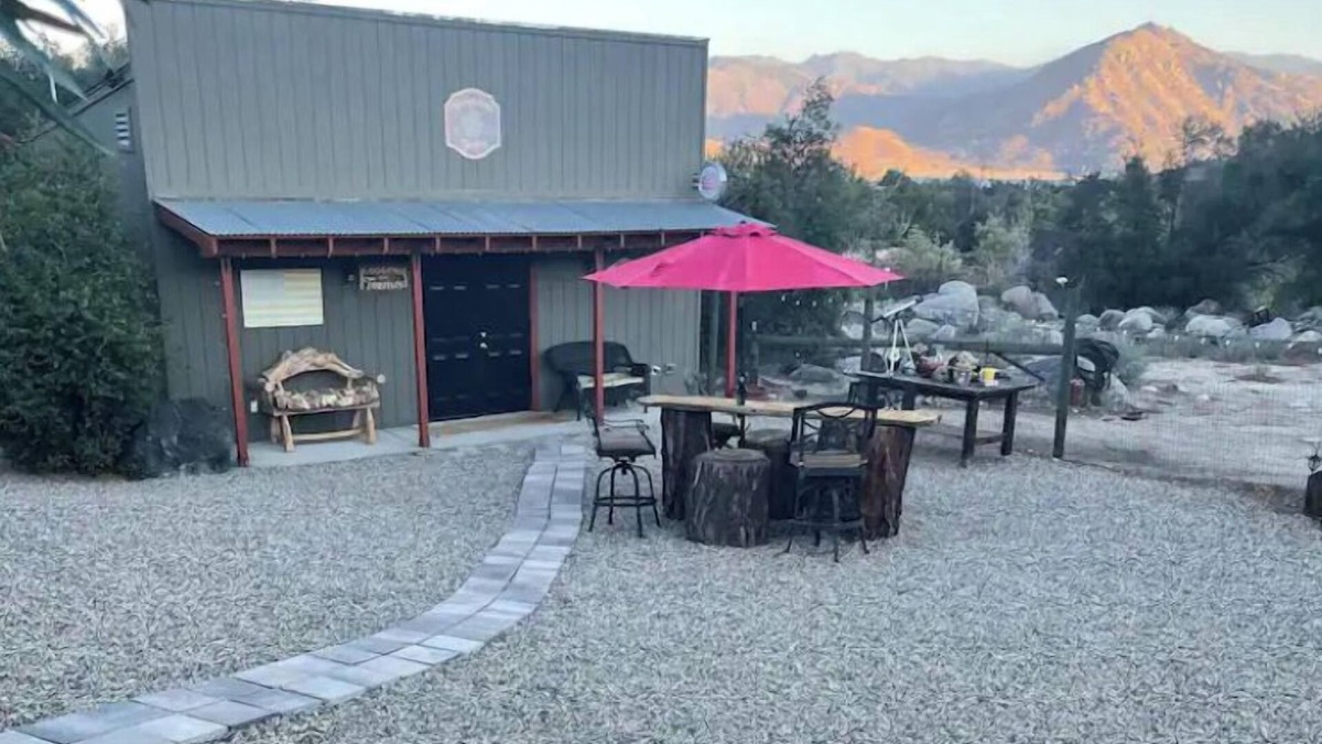 Wofford Heights House | Lakeview Nature Retreat w Hot Tub & Private sCreek Access
