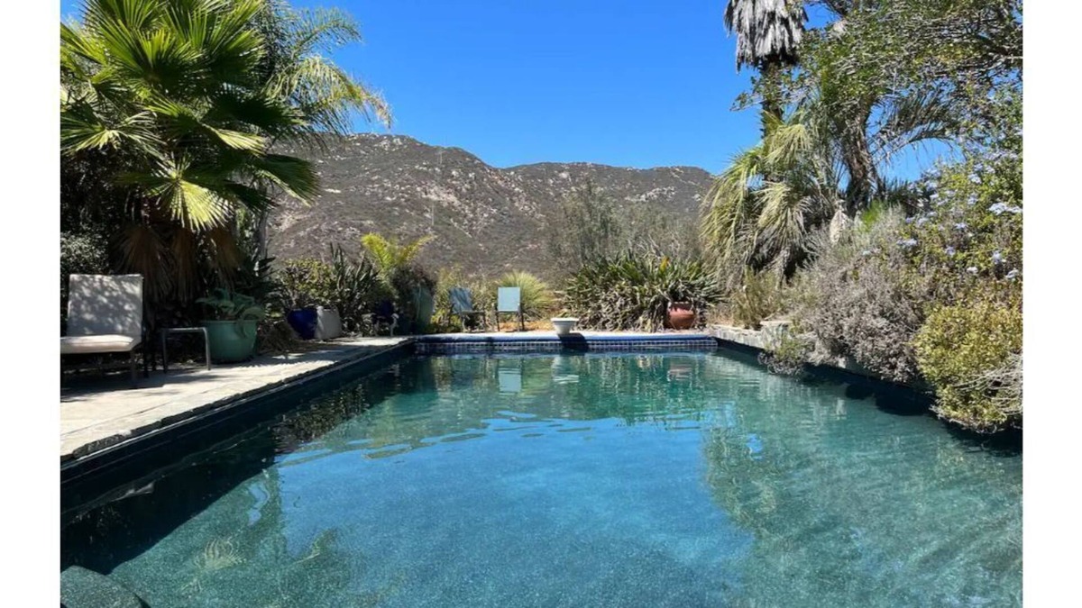 Del Dios House | Lakeview tiny house w/hillside pool