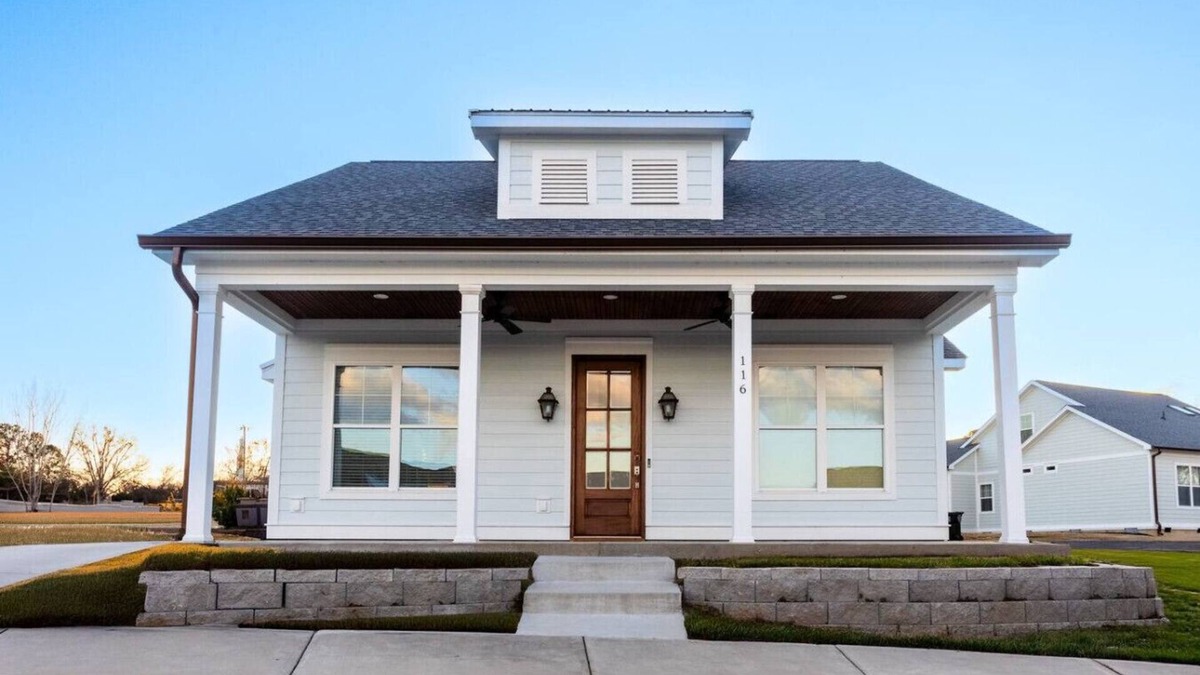 Greenwood House | Lakewood Cottage – 2 BR + Loft