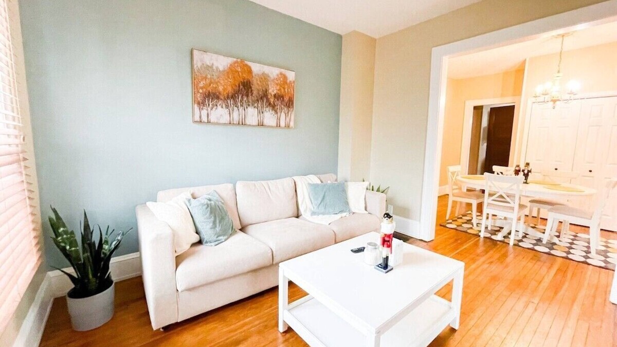 Lakewood Apartment | Lakewood Firepit Townhouse