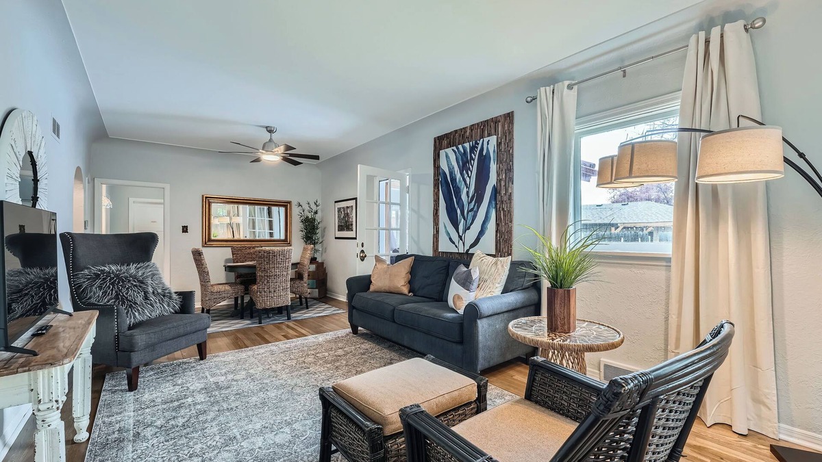 Edgewater House | Lakewood Gem Near Red Rocks, Parks & More