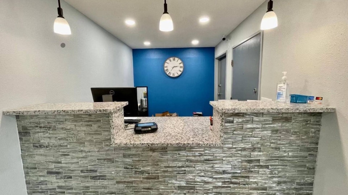 Lamoni Hotel | Lamoni Inn & Suites