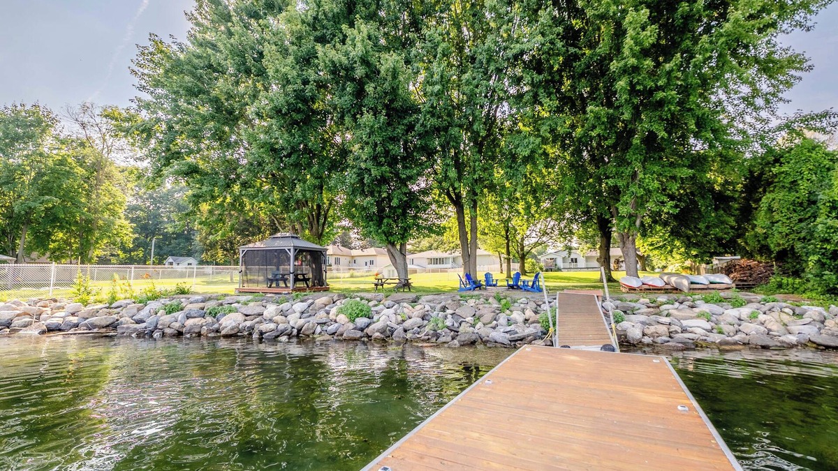 South Glengarry House | Lancaster Waterfront Retreat