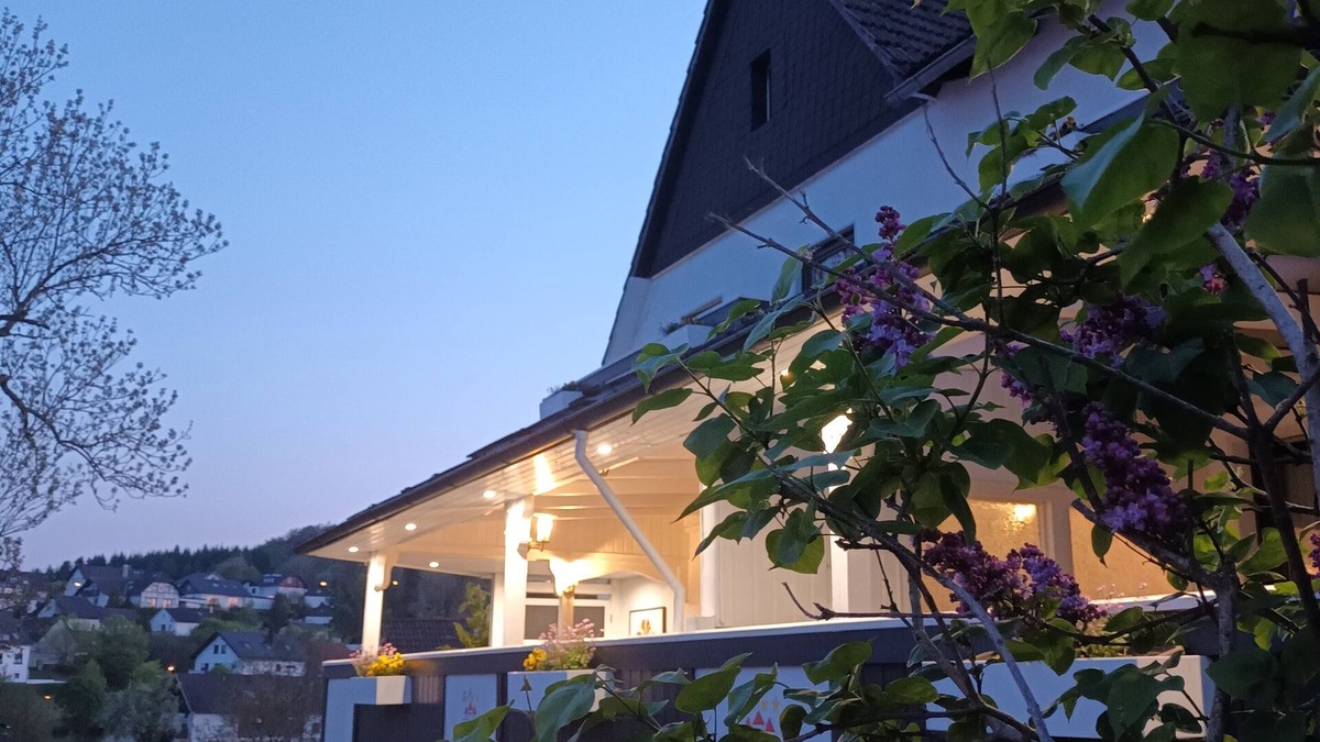 Dreislar House | Landgasthof Zum Burghof