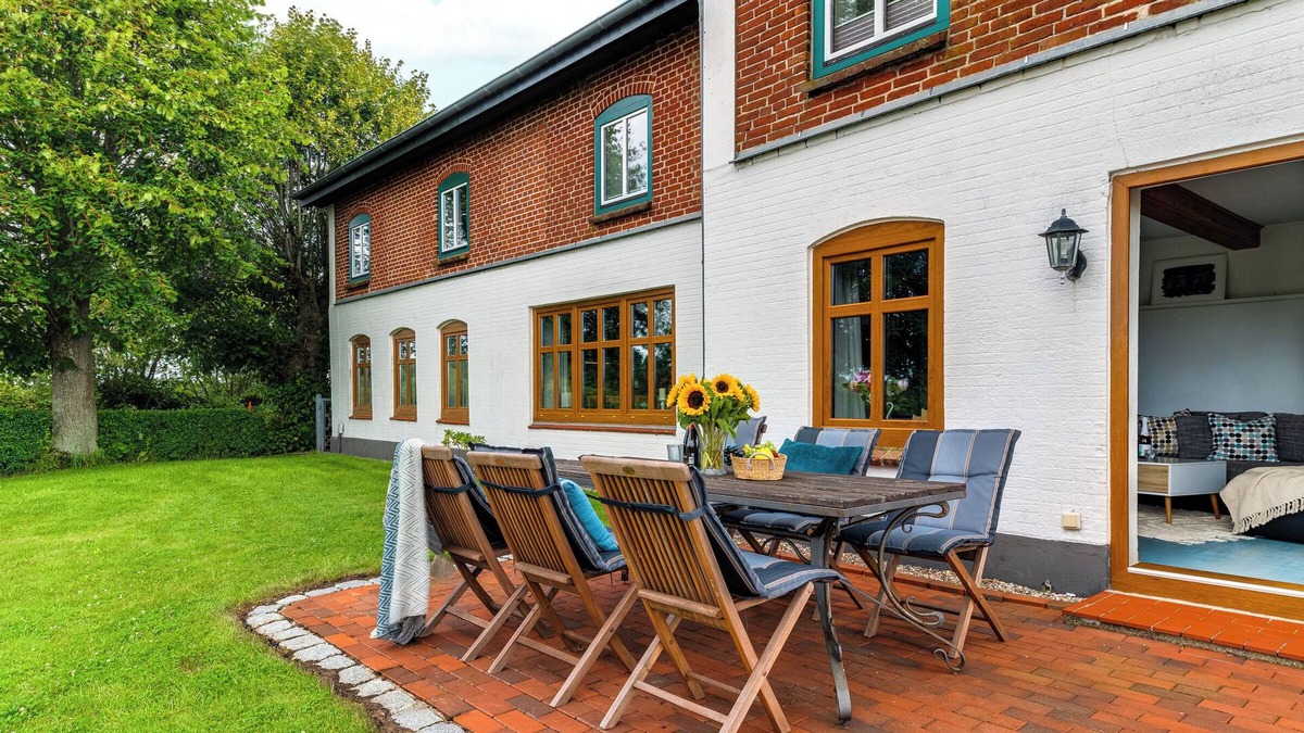 Steinberg House | "Landhaus Hohe Luft" in Scandi country house style - 1500 m from the Baltic Sea.