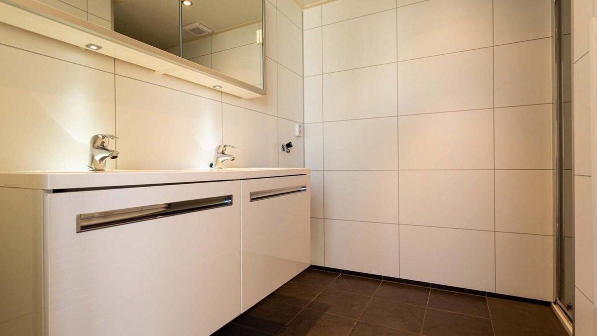 Cromvoirt Ski Chalet | ✓ Landhuis at Résidence de Leuvert ✓ Holiday home for 4 persons ✓ Located near Den Bosch (Noord-Brabant) ✓ Near De IJzeren Man ✓ Book directly through the park