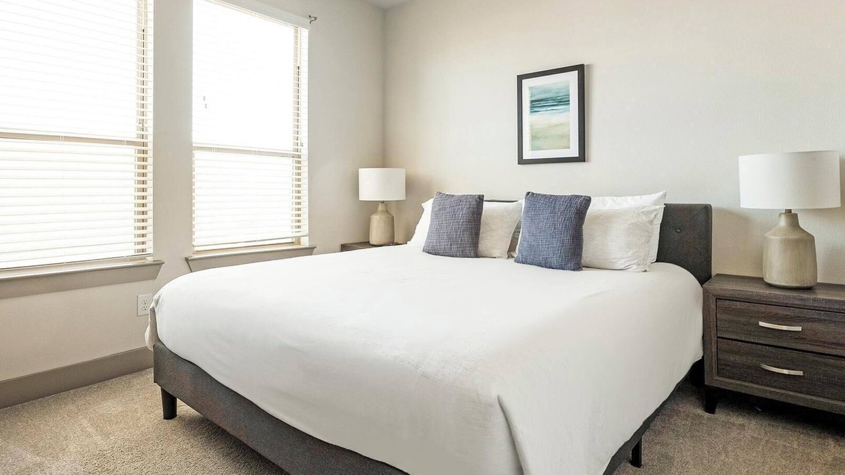 Manor Apartment | Landing | Amazing 1BD, Courtyard, Clubhouse