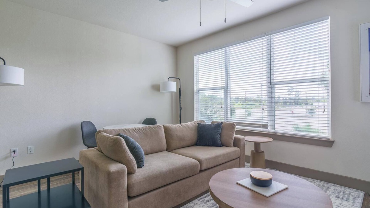Conroe Apartment | Landing | Amazing 1BD, Gym, Clubhouse