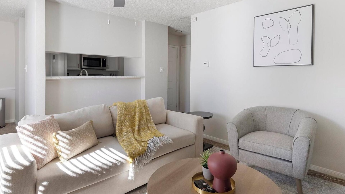 Denton Apartment | Landing | Amazing 1BD, Gym, Pool