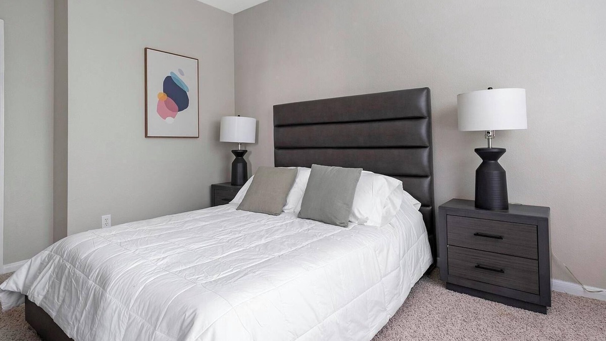 Briarforest Apartment | Landing | Amazing 1BD, Pool, Gym