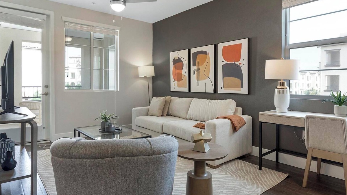 Newberry Apartment | Landing | Amazing 2BD, Gym, Pool