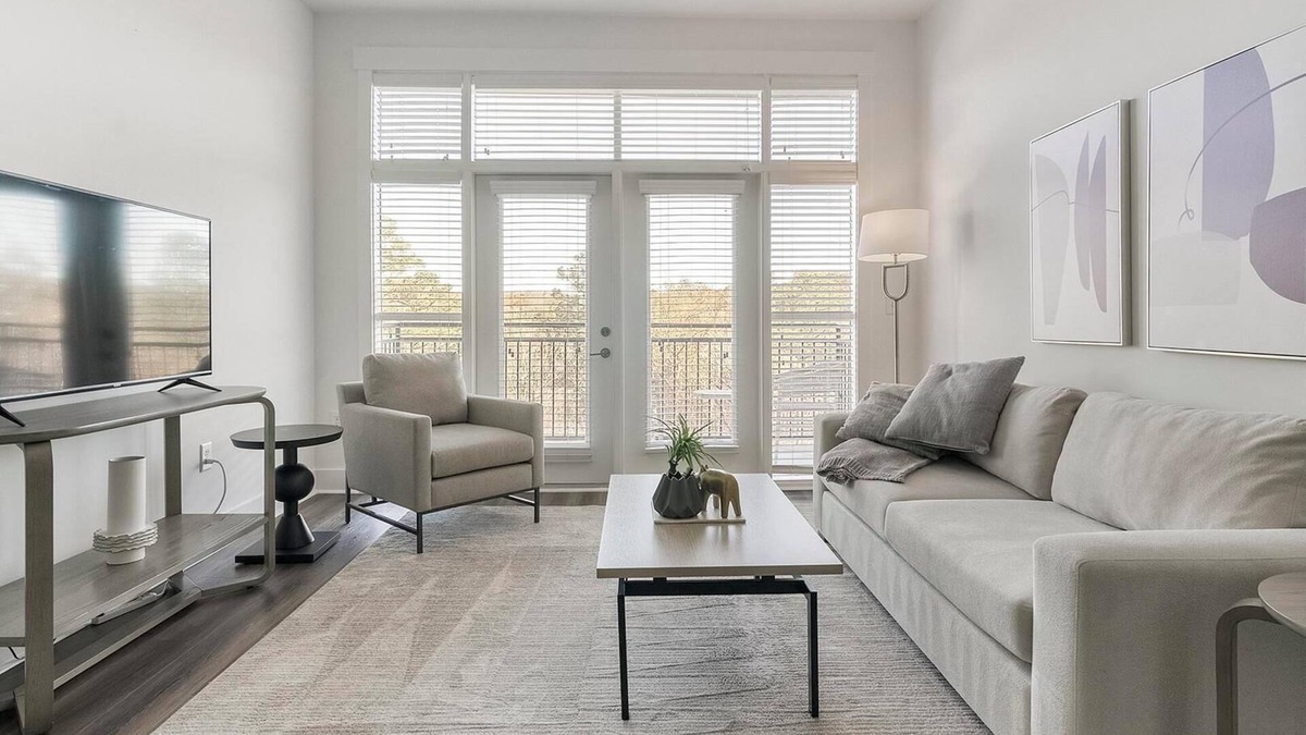 Cary Apartment | Landing | Amazing 2BD, Gym, Pool