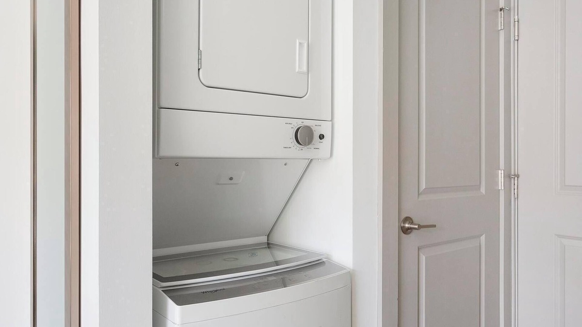 University City Apartment | Landing at Commons on Ludlow - 1 Bedroom in Uni.