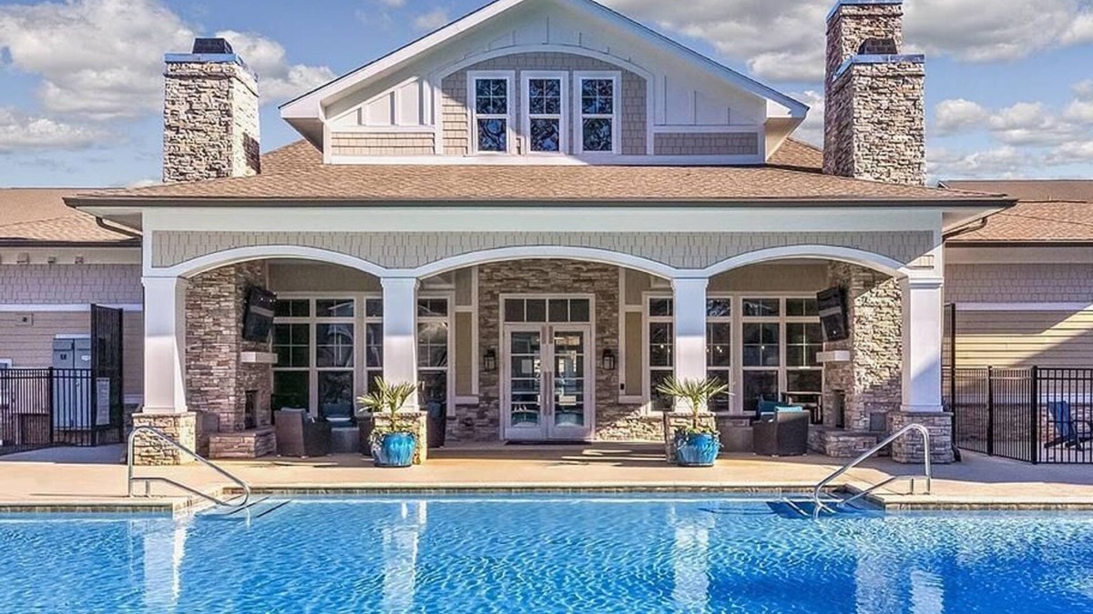 Crabtree Apartment | Landing at Crabtree Lakeside Residences - 1 Bedroom in Northwest Raleigh