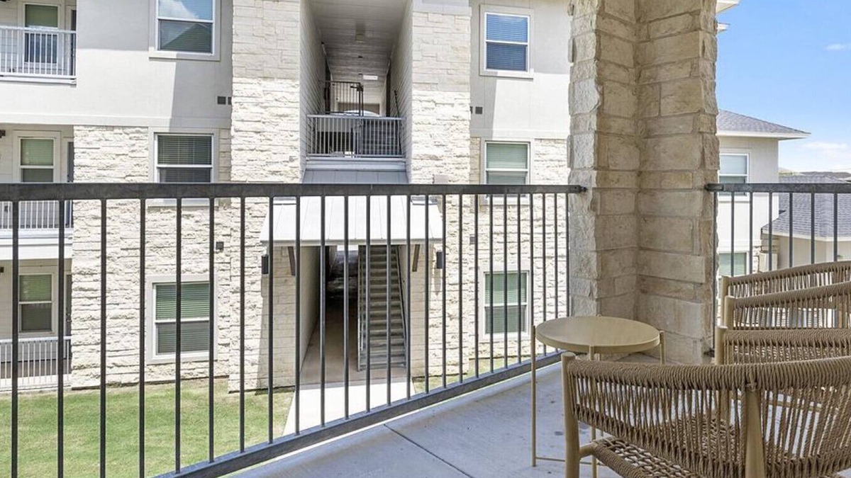 Portland Apartment | Landing at Northshore Place Apartments - 2 Bedrooms in Downtown Portland