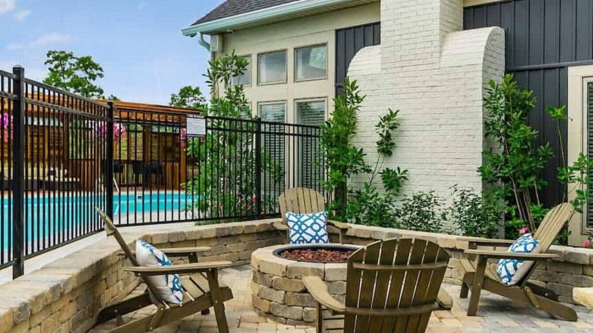 Lewis Center Apartment | Landing at Oak Creek at Polaris - 1 Bedroom in Downtown Columbus