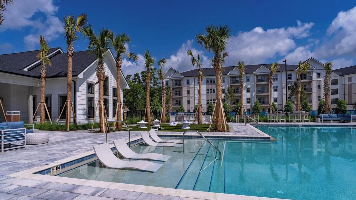 Jacksonville Apartment | Landing at Palmhouse - 1 Bedroom in Rolling Hills
