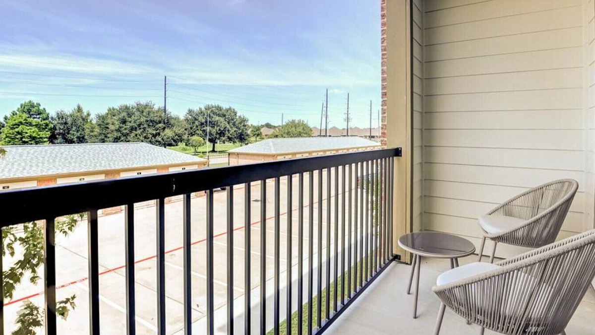 Rosenberg Apartment | Landing at Town Center Lofts - 1 Bedroom in Brazos Town Center