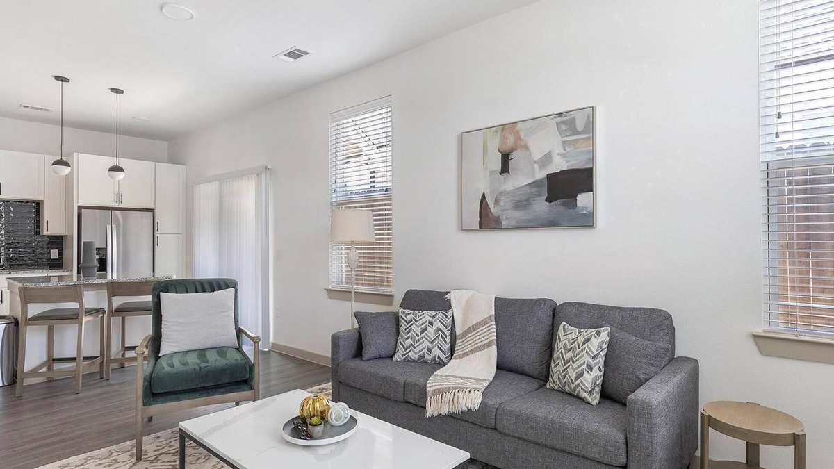 Fort Worth Apartment | Landing | Beautiful 1BD, Gym, Pool