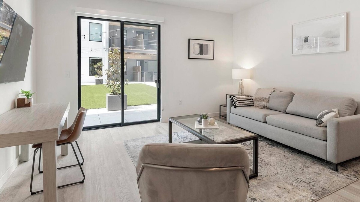 Richmond Apartment | Landing | Beautiful 1BD, Clubhouse, Rooftop Lounge