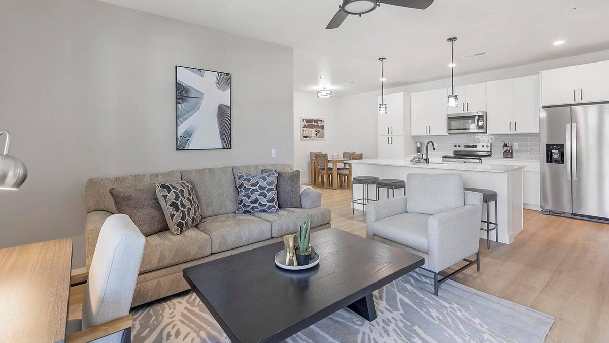 Casa Grande Apartment | Landing | Beautiful 2BD, Gym, Clubhouse