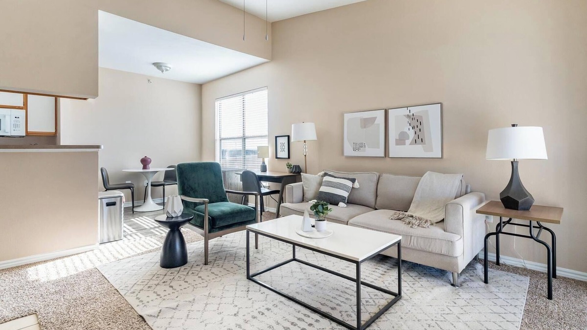 Fort Worth Apartment | Landing | Chic 1BD, Pool, Gym