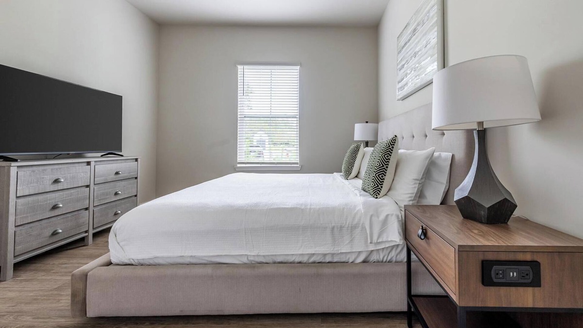 Wimauma Apartment | Landing | Chic 2BD, Clubhouse, Pool