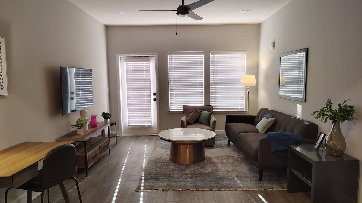 Newberry Apartment | Landing | Chic 2BD, Pool, Gym