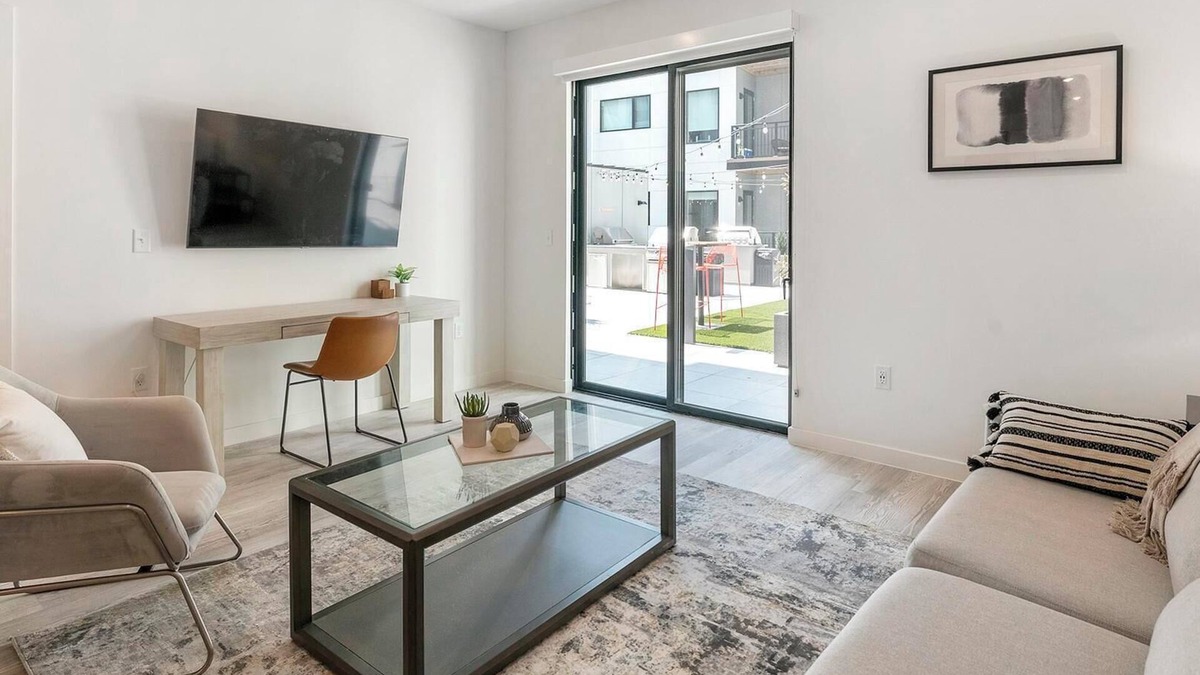 Richmond Apartment | Landing | Incredible 1BD, Courtyard, Clubhouse