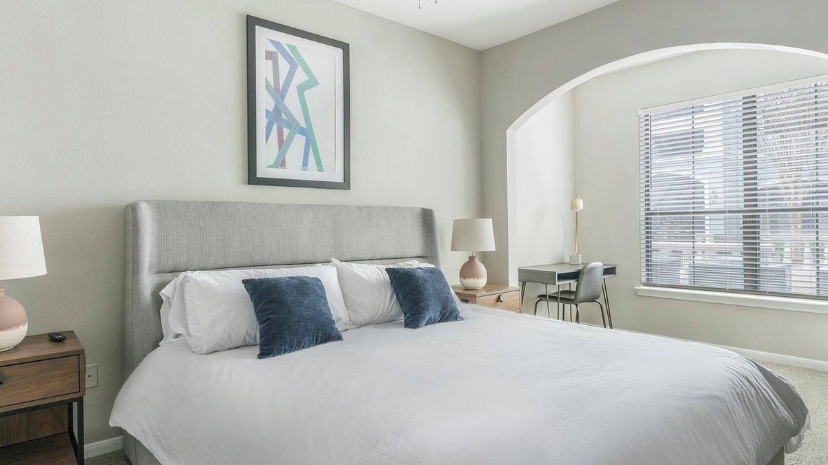 Briarforest Apartment | Landing | Modern 1BD, Gym, Pool