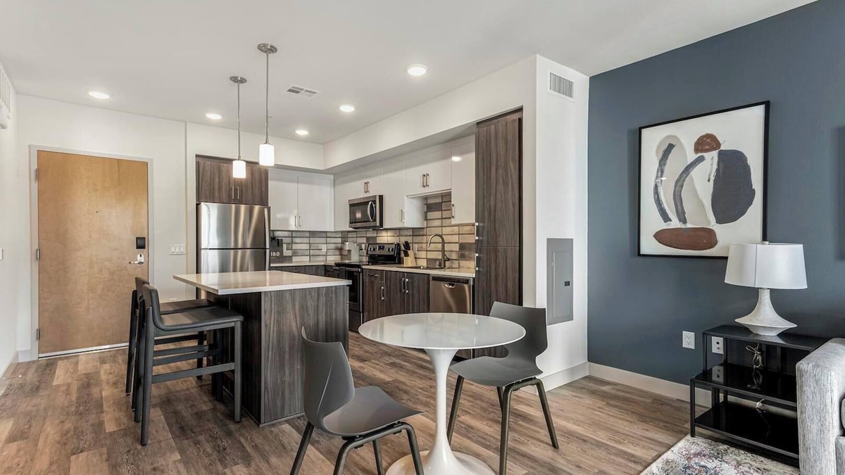 Central Business District Apartment | Landing | Modern 1BD, Gym, Rooftop Lounge