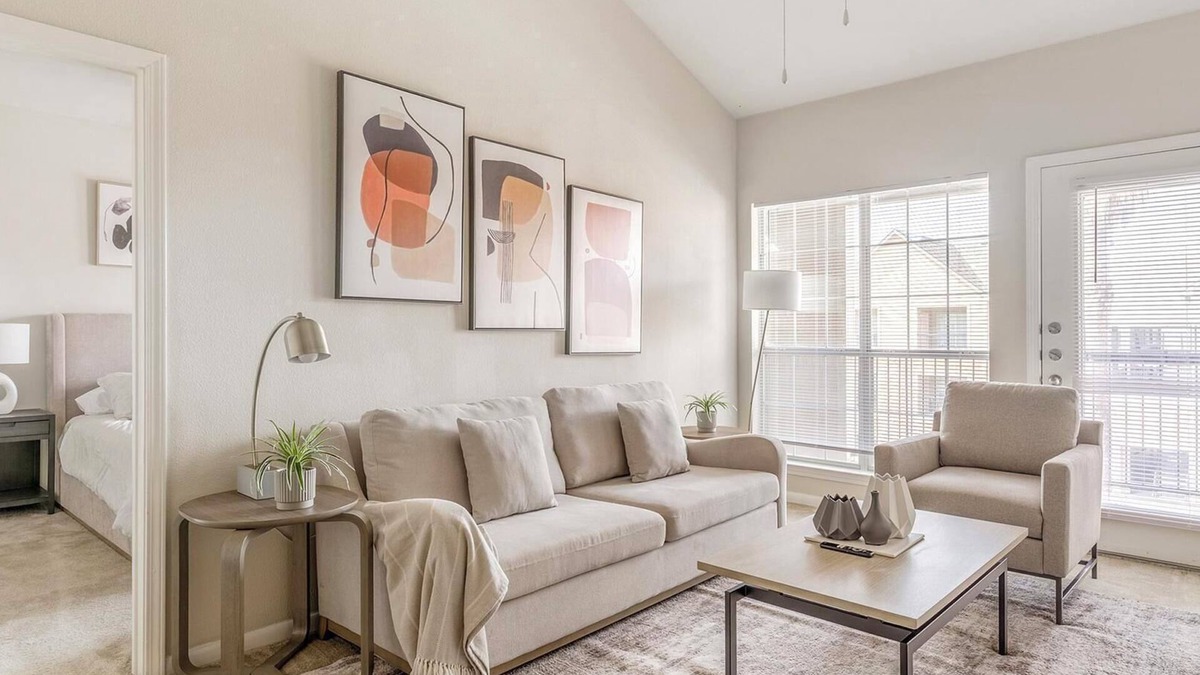 Southbelt/Ellington Apartment | Landing | Modern 2BD, Clubhouse, Game Room
