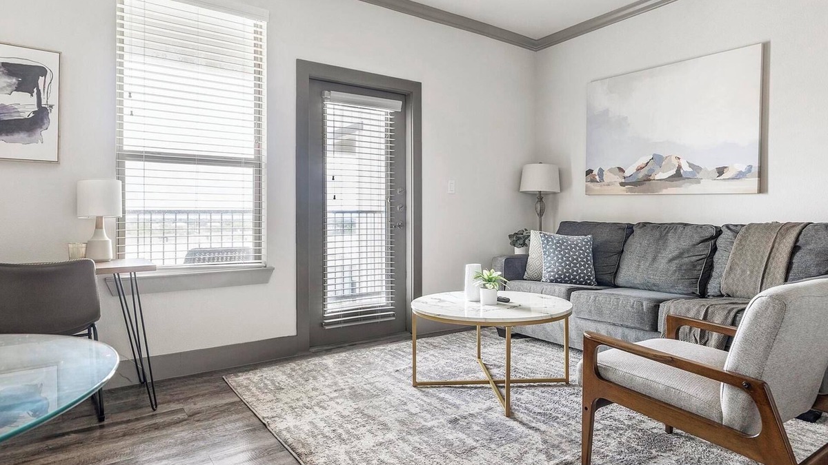 Manor Apartment | Landing | Spectacular 1BD, Courtyard, Clubhouse