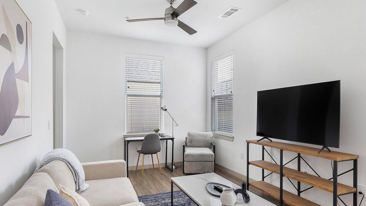 Fort Worth Apartment | Landing | Spectacular 2BD, Gym, Clubhouse