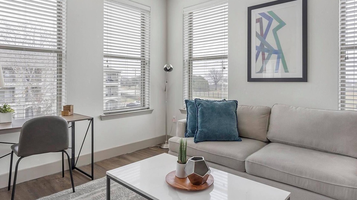 Haltom City Apartment | Landing | Stunning 1BD, Yoga Studio, Courtyard